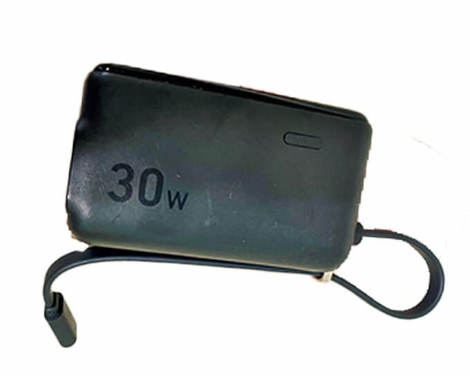 ケーブルいらずのモバイルバッテリー2