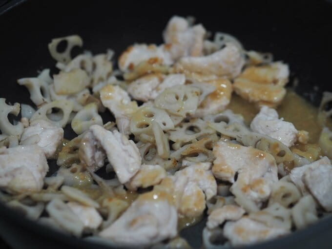 レンコンを炒める