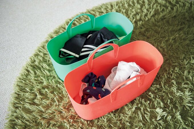 カゴの中の子ども服