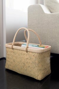 市場カゴをバッグ&収納兼用に