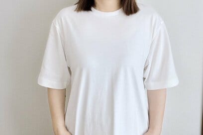 イオンの1580円「白Tシャツ」が最高。アラフィフ低身長でも、二の腕を隠しつつこなれ感が出る
