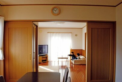 大型収納家具を手放したら貯金ができた。ムダ買いも減り貯め体質に