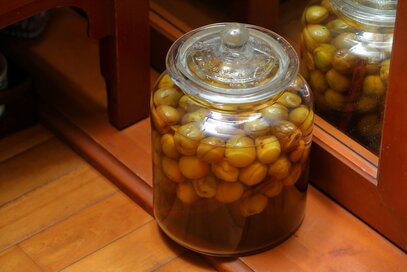 スパイスが効いた「梅仕事」レシピ。漬けるだけで簡単、夏バテ防止にも