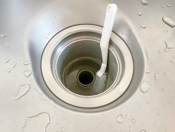50代で家事の仕方を変える！排水口の掃除を徹底的にラクする習慣＆100円グッズ