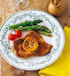 やわらか「ポークソテー」レシピ。豚肉をおいしく焼くコツは2つ