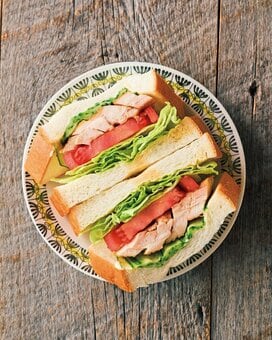 甘辛味がたまらない。照り焼きチキンのボリュームサンド