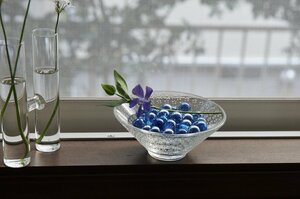 オモチャのガラス玉をインテリアに