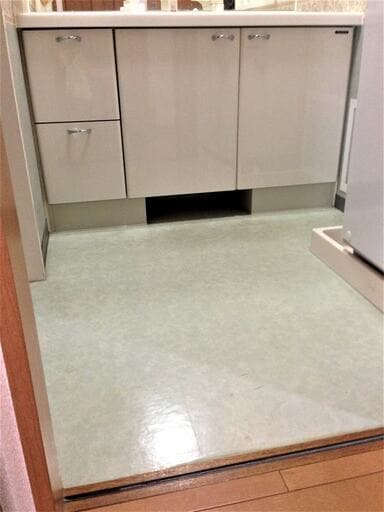 張り替える前の洗面所の床