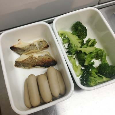 魚とウインナーとブロッコリー