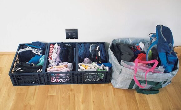 コンテナボックスと衣類