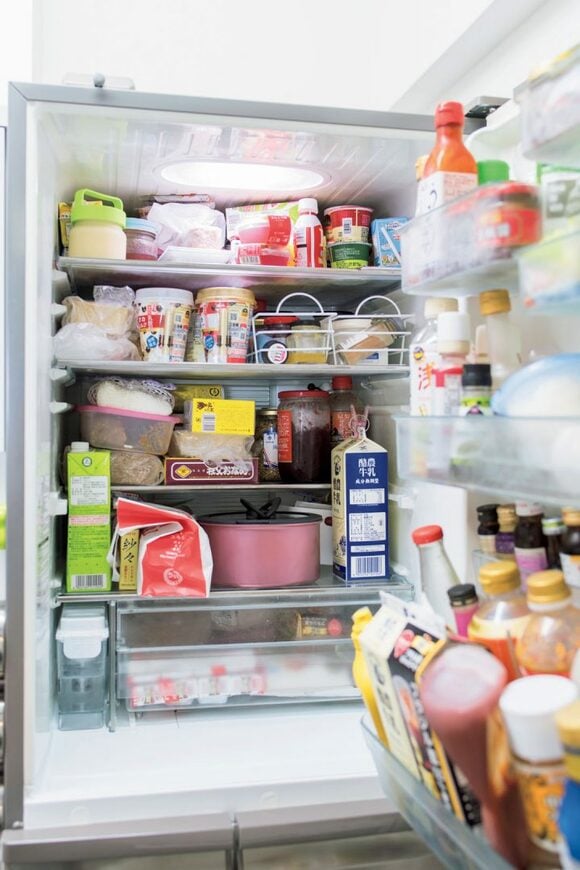 沢山つまった冷蔵庫