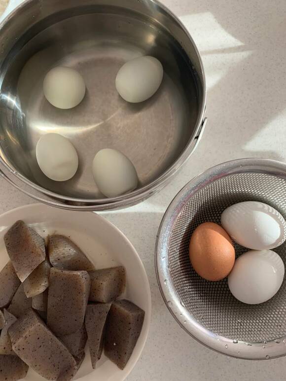 コンニャクとゆで卵