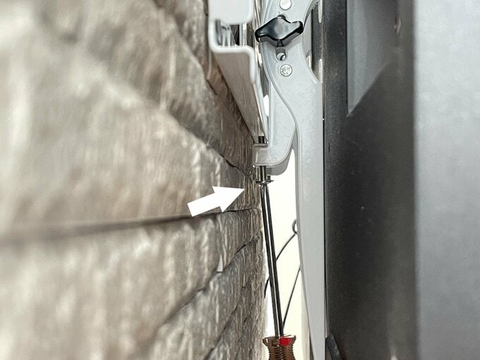 テレビを固定するネジ