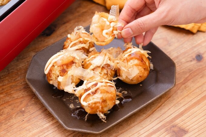 カツオ節をまぶす