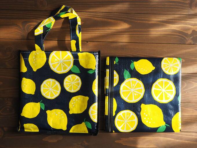 専用バッグつき「レモン柄レジャーシート」
