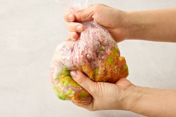 ハンバーグサンド タネ仕込み