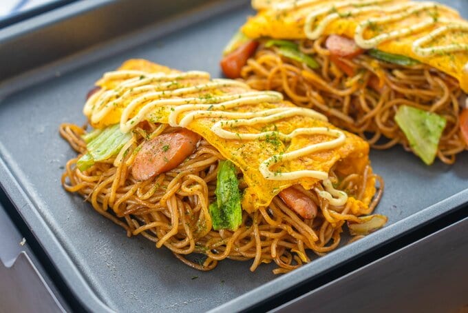 完成したホットプレートオムそば