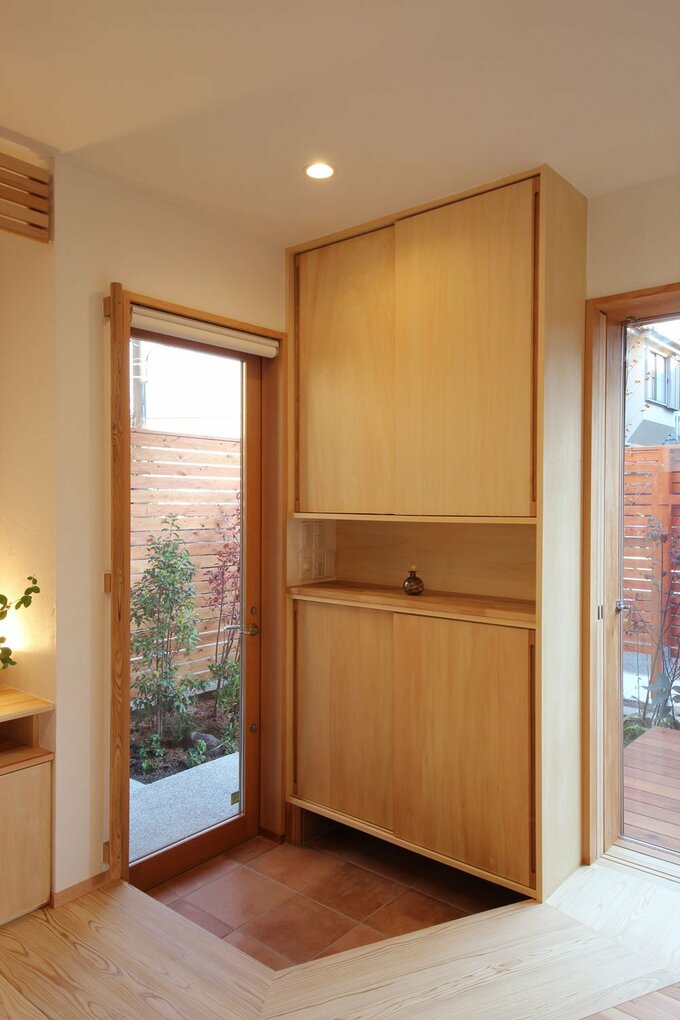 コンパクトな玄関