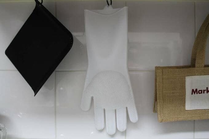 手袋を引っ掛けて収納