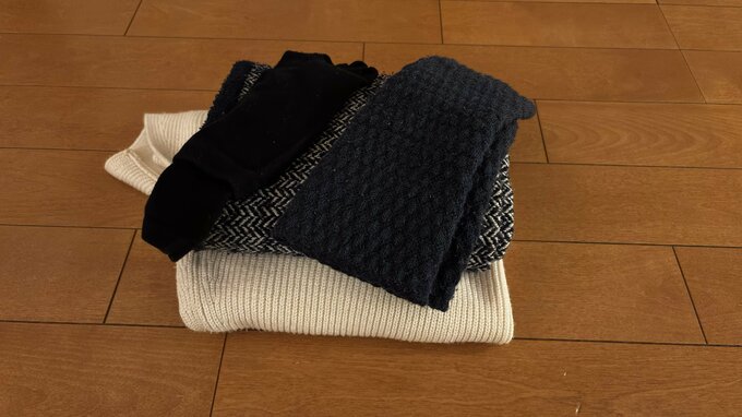 私の防寒3点セット。レッグウォーマーは冬の間ほぼ毎日着用しています
