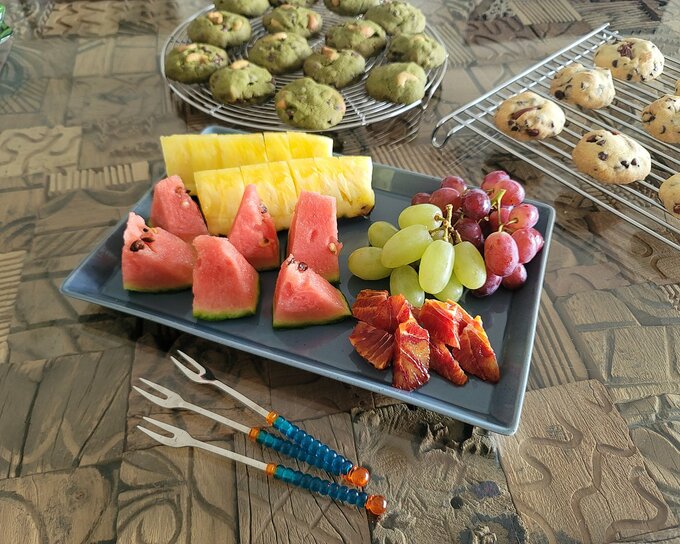 フルーツを載せた皿