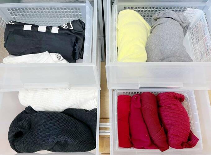 衣装ケースに衣類