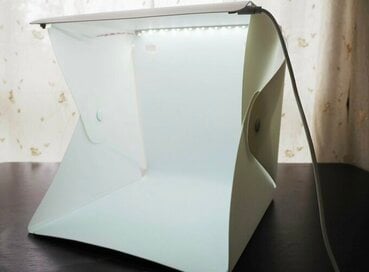 スマホの写真クオリティが段違いに。3COINSの「撮影ボックス」試してみた