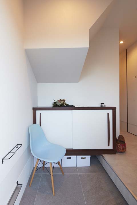 引き戸だけ交換した靴箱