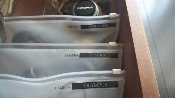 それぞれケースに分けて入れラべリング