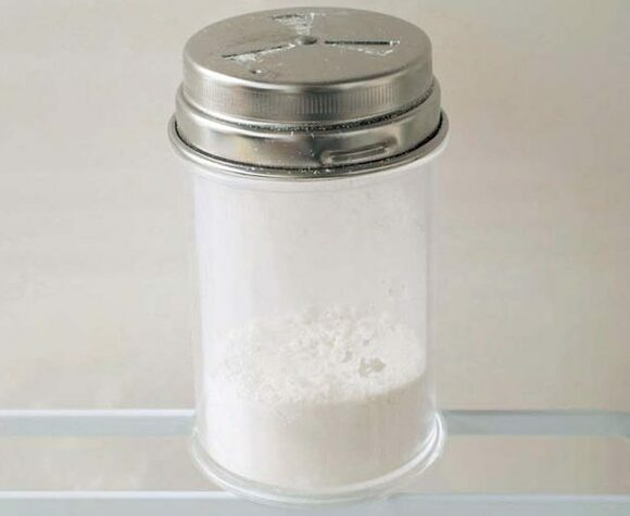 ふりかけ容器に粉物を入れる