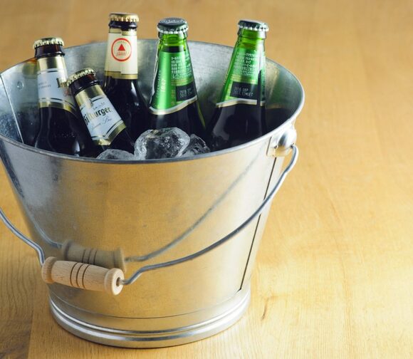 ブリキのバケツ