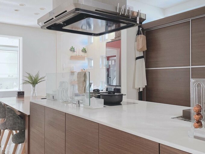 賢いグッズを取り入れて、キッチンを広く使う！