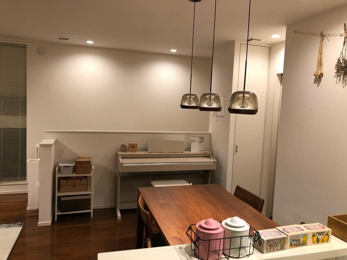 カウンターがあった場所に置いた電子ピアノ