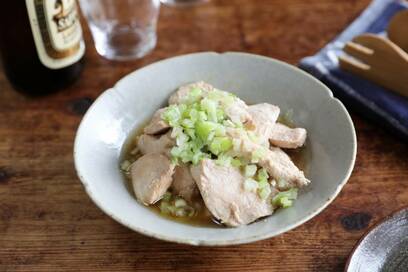 しっとり鶏胸肉のネギダレポン酢。下味冷凍してレンチンで即完成