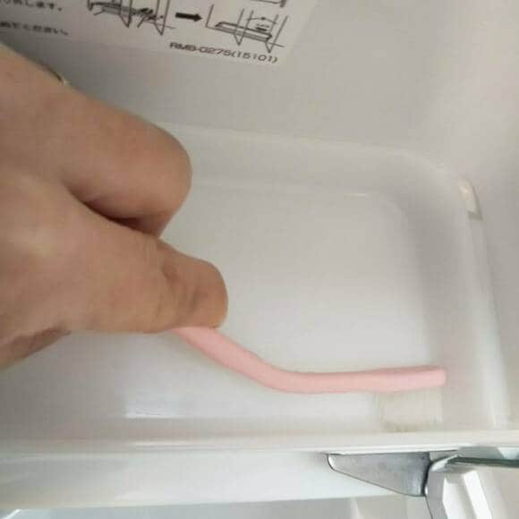 鏡裏収納などの隅