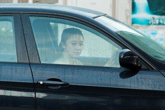 北野の妻・乃里子（伊藤歩）