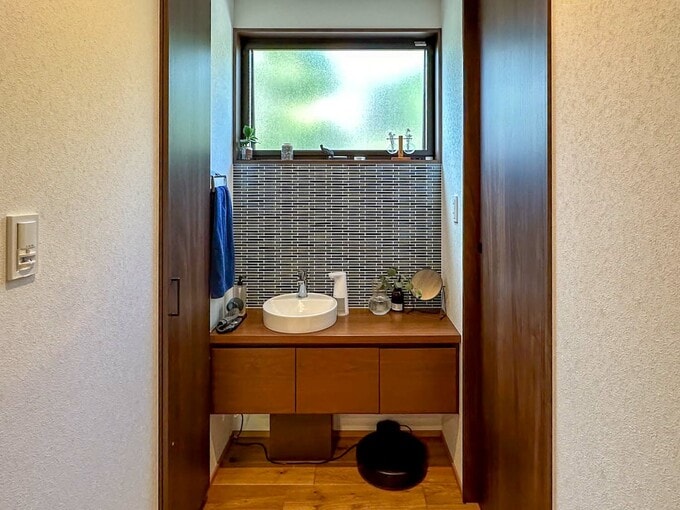 洗面下のロボット掃除機の基地