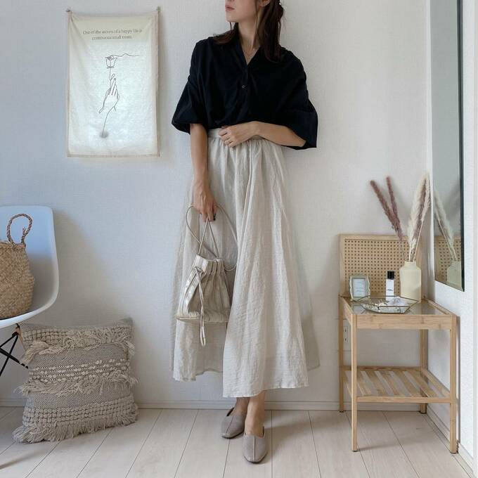 スカート合わせでフェミニンなコーデにも