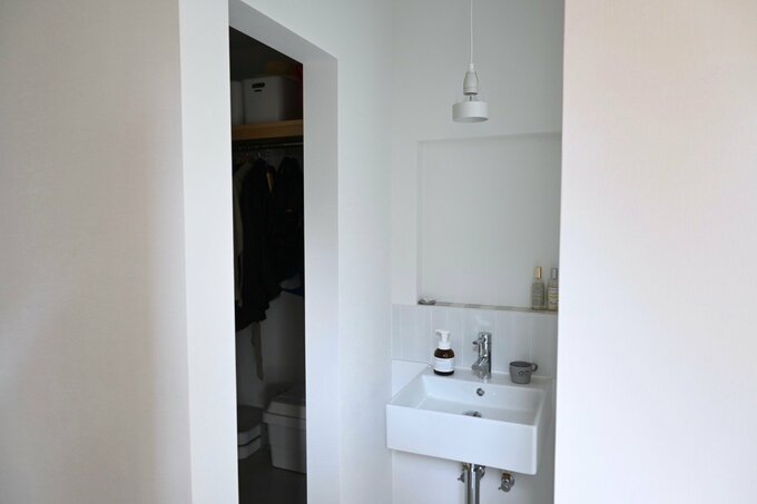 玄関、シュークローゼット、手洗いがまとまった間取り