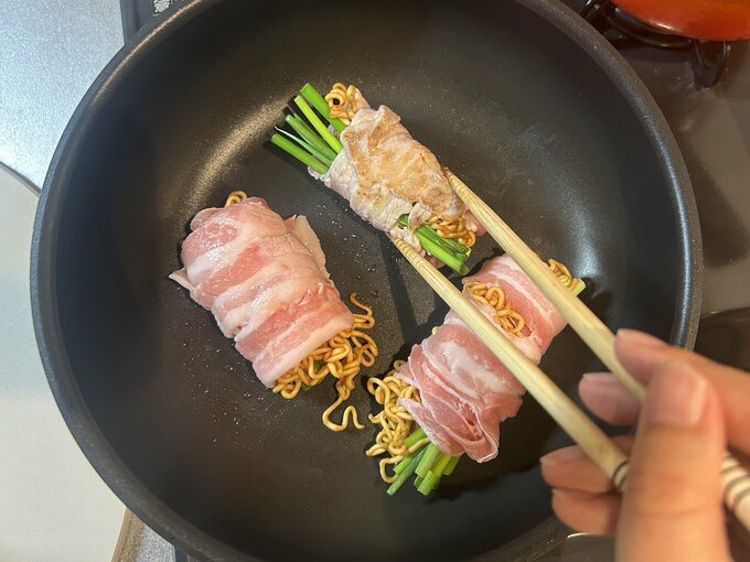 ラーメンの豚肉巻き 焼く
