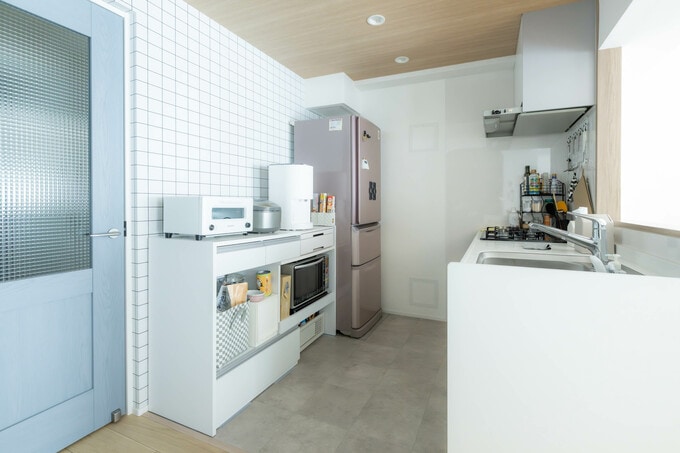 キッチンのドアと収納