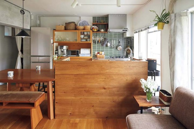 壁付けから対面式にリノベーションしたキッチン