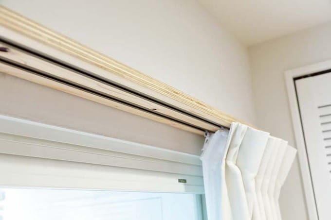ナチュラルなカーテンレール