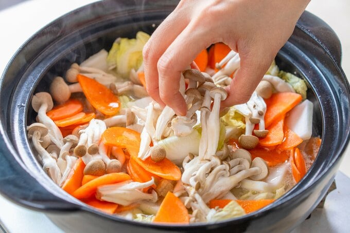 白菜、ニンジン、シメジの炒め