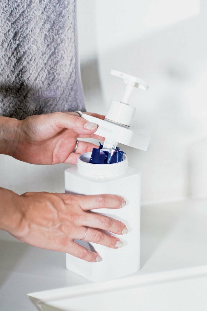 詰め替え不要のシャンプーボトル