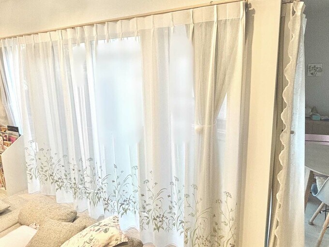 カーテンを閉めたときの掃き出し窓