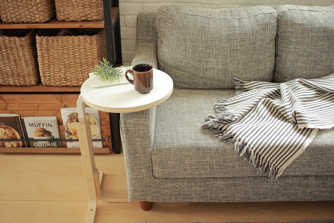 イケアの999円のスツールをリメイク！便利なサイドテーブル オンライン）