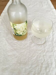 炭酸水で割るのがおすすめ