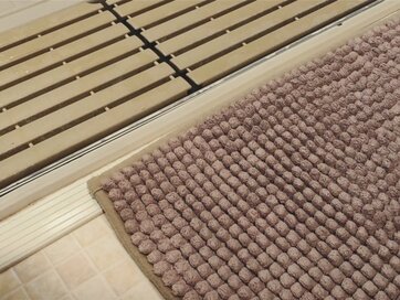 洗面所の床のそり防止！足ふきマットの置き方