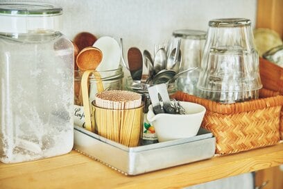 形見のお弁当箱がカトラリー入れに変身。50代ふたり暮らし、大切なものを「ずっと使う」工夫3つ